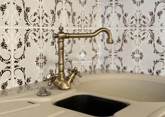 <h3>Элитная квартира в сердце Казани: статус, комфорт, безупречный вкус!</h3><p>Предлагаю купить роскошную квартиру в самом престижном жилом комплексе Казани — по адресу <strong>ул. Малая Красная, д. 3</strong>.