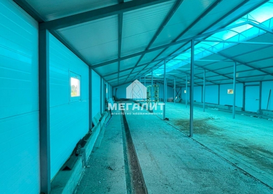 Этот вариант – ваш ключ к успеху!</strong><br /><br />Продается 2,5 Га земли сельхоз назначения с НОВЫМ, современным ангаром в живописном районе рядом с Гильдеево, Богородским, Камышем, Первым Мая, Кулаево, Арышхазда!<br /><br /><span style="text-decoration:underline;"><strong>Этот объект – это:<br /></strong></span><br />• Выгодное расположение: Удобный подъезд прямо с трассы М7 – логистика на высоте!<br />• Современный ангар: Оснащен механизированной линией уборки, крыша из поликарбоната с возможностью открывания для проветривания.