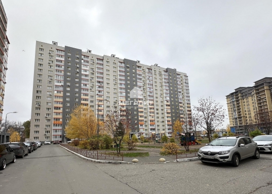 квартиру в ЖК "Светлая долина" - одном из самых востребованных семейных ЖК в Советском районе г. Казани со своей развитой инфраструктурой.<br /><br /><strong>Квартира общей площадью 41,3 м2 расположена на 10 этаже 19-этажного дома полностью готова к комфортному проживанию:</strong><br />- квадратная кухня 9.7 м2 с выходом на застеленную лоджию<br />- комната 17.3 м2 + отдельная гардеробная, благодаря чему в комнате всегда будет порядок<br />- просторный совмещенный санузел с ванной и новым накопительным водонагревателем<br />- по договоренности готовы оставить мебель<br /><br />Современный двор с большой детской площадкой, зоной ворк аута, футбольной и баскетбольной площадкой. <br /><br /><strong>Приобретая эту квартиру Вы получаете больше, чем стены, а именно:</strong><br /><br />1.