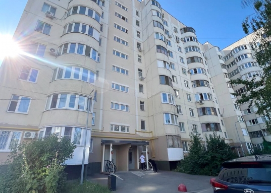 Адрес: ул. Меридианная, дом 24, Количество комнат: 2, Общая площадь: 55.5 м<sup>2</sup>, Жилая площадь: 30.2 м<sup>2</sup>, Площадь кухни: 9.7 м<sup>2</sup>, Этаж: 3/10, Тип дома: Панельный, Район: Ново-Савиновский