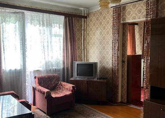 Адрес: ул. Чкалова, дом 7, Количество комнат: 2, Общая площадь: 45 м<sup>2</sup>, Жилая площадь: 25 м<sup>2</sup>, Площадь кухни: 6 м<sup>2</sup>, Этаж: 3/5, Тип дома: Панельный, Район: Кировский