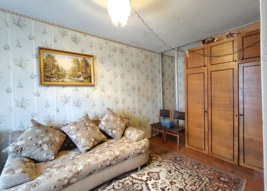 Без занижений, долгов и обременений, взрослый собственник!<br />​​​​​​​<br />Рядом с домом школы-гимназии, детские сады, торговые центры и магазины, поликлиники, спортивные комплексы и фитнес центр, парк, остановка общественного транспорта.</p><p>Отдельно стоит выделить удобство проживания благодаря реконструкции дороги Горьковского Шоссе.