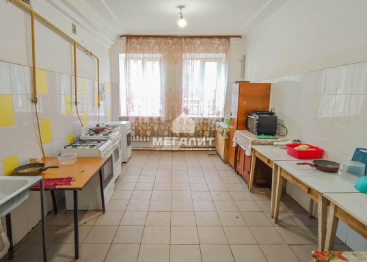 Адрес: ул. Липатова, дом 13, Количество комнат: 1, Общая площадь: 18.9 м<sup>2</sup>, Жилая площадь: 16 м<sup>2</sup>, Площадь кухни: 2.9 м<sup>2</sup>, Этаж: 1/2, Тип дома: Кирпичный