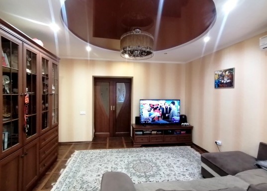 <strong>     Предлагаю купить просторную трехкомнатную квартиру в центре Ново-Савиновского района по ул. Чистопольская, д. 74.<br /></strong><br />      Квартира без обременений и ограничений, свободная от проживания, один собственник.<br /><br />      Расположена квартира на втором этаже кирпичного дома 2008г. постройки.