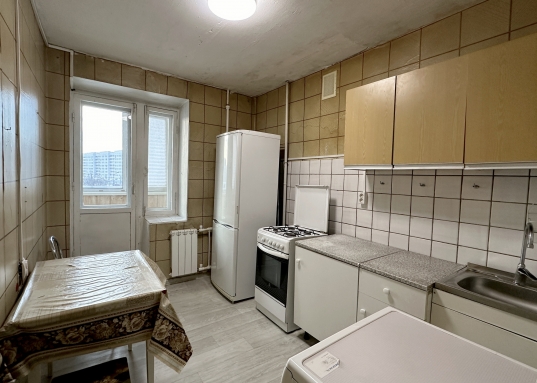 Кабан?</strong><br /><br />Предлагаю приобрести <strong>квартиру в кирпичном доме у Старо-Татарской Слободы</strong>, в месте где соединяется история, культура и дух Татарстана!<br /><br />Квартира расположена на 3 этаже в 9-этажном доме 1981 года постройки.