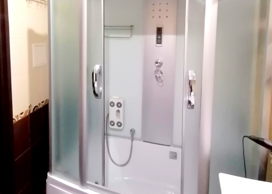 Адрес: ул. Вишневского, дом 53/2, Количество комнат: 3, Общая площадь: 73.4 м<sup>2</sup>, Жилая площадь: 39.2 м<sup>2</sup>, Площадь кухни: 11.5 м<sup>2</sup>, Этаж: 7/9, Тип дома: Кирпичный