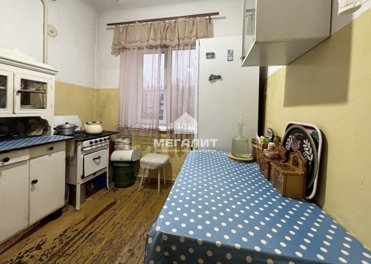 Предлагаем Вашему вниманию двухкомнатную, расположенную по адресу; г. Казань, проспект Ибрагимова, д.35, на третьем этаже пяти этажного кирпичного дома.