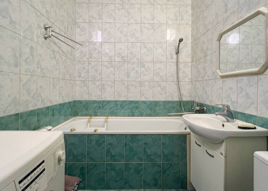 <strong>Уникальное предложение для тех, кто ценит комфорт и природное окружение! </strong><br /> <br />Отличная возможность купить дом на берегу Волги в селе Шеланга, Верхнеуслонский район!<br />Дом находиться на возвышенности, в 200 метрах от Волги.