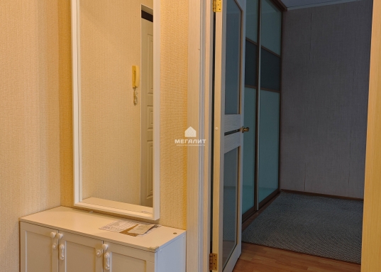 Адрес: ул. Адоратского, дом 27б, Количество комнат: 1, Общая площадь: 33 м<sup>2</sup>, Жилая площадь: 16 м<sup>2</sup>, Площадь кухни: 8 м<sup>2</sup>, Этаж: 4/9, Тип дома: Панельный, Район: Ново-Савиновский