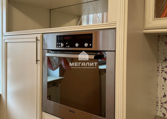 Адрес: ул. Малая Красная, дом 3, Количество комнат: 3, Общая площадь: 153.3 м<sup>2</sup>, Жилая площадь: 85 м<sup>2</sup>, Площадь кухни: 19.5 м<sup>2</sup>, Этаж: 4/5, Тип дома: Кирпичный, Район: Вахитовский