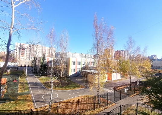 <strong>     Предлагаю купить уютную, полностью готовую к проживанию, однокомнатную квартиру в центре Ново-Савиновского района по ул. Четаева, д. 5А.</strong><br /><br />      Квартира без обременений и ограничений, свободная от проживания, один собственник, владеет объектом с момента постройки дома, вся сумма в договоре.<br /><br />      Расположена квартира на высоком втором этаже кирпичного дома 2010 года постройки, площадь 41 кв.м. Малоквартирный дом (всего 28 квартир), метровые кирпичные стены, что создает идеальную шумоизоляцию.