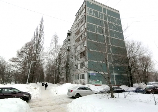 Квартира принадлежит взрослому, не пожилому  собственнику, без долгов, обременений и занижений, документы полностью готовы!</strong>           <br /><strong><br />     Трехкомнатная квартира расположена на 8 этаже, общей площадью 68,1 кв.м.,  комнаты раздельные,  большая вместительная лоджия, есть кладовка.