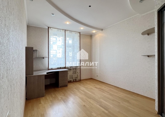 Площадь квартиры с учетом двух лоджий 96,8 м2.