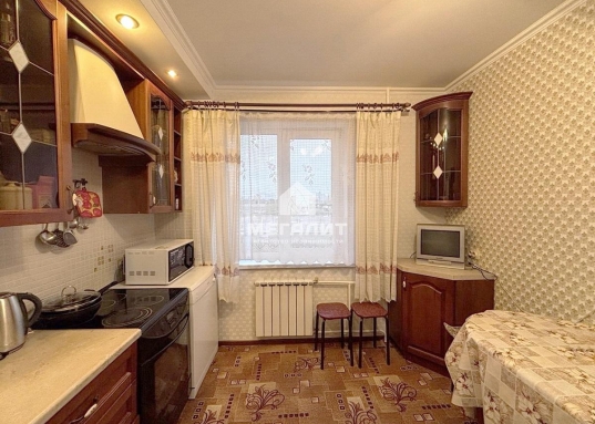 Адрес: ул. Победы пр-кт, дом 152/33, Количество комнат: 2, Общая площадь: 62 м<sup>2</sup>, Жилая площадь: 35 м<sup>2</sup>, Площадь кухни: 10 м<sup>2</sup>, Этаж: 3/16, Тип дома: Кирпичный, Район: Советский