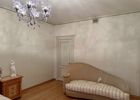 Адрес: ул. Малая Красная, дом 3, Количество комнат: 3, Общая площадь: 153.3 м<sup>2</sup>, Жилая площадь: 85 м<sup>2</sup>, Площадь кухни: 19.5 м<sup>2</sup>, Этаж: 4/5, Тип дома: Кирпичный, Район: Вахитовский