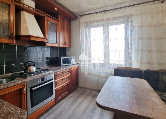 Адрес: ул. Маршала Чуйкова, дом 23, Количество комнат: 2, Общая площадь: 54 м<sup>2</sup>, Жилая площадь: 30 м<sup>2</sup>, Площадь кухни: 9 м<sup>2</sup>, Этаж: 9/9, Тип дома: Панельный, Район: Ново-Савиновский