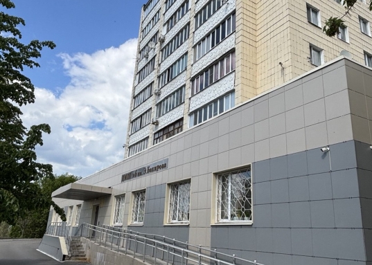 - В шаговой доступности Казанский государственный архитектурно-строительный университет, а также институт экономики и управления и Казанский (Приволжский) федеральный университет.