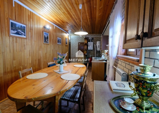 Адрес: ул. Центральная, Площадь дома: 200,6 м<sup>2</sup>, Площадь участка: 16,3 соток, Поселок: с. Матюшино, Район: Верхнеуслонский