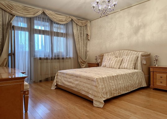 Она создана для тех, кто привык к лучшему и ценит качество во всём.</p><p><strong>Звоните, чтобы узнать больше и договориться о просмотре!<br /><br /><br /><br /></strong><em><strong>С уважением, ваш гид в мире недвижимости, Шахимарданова Гузель.</strong></em><br /><br /><em><strong>АН «МЕГАЛИТ» основано в 2004 году.