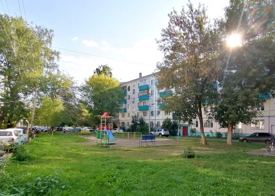 Продаю две комнаты в трехкомнатной квартире