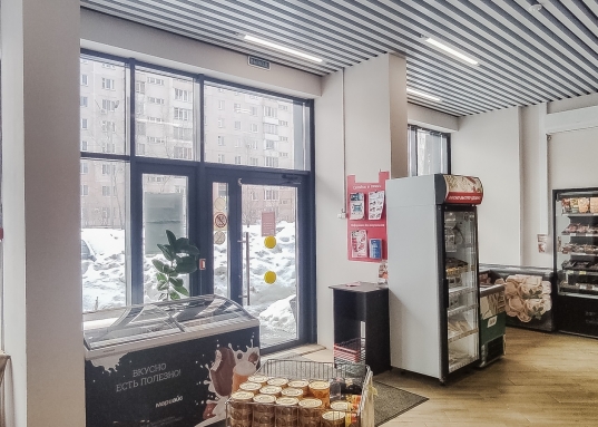 (без НДС) + оплата коммунальных услуг<br /><br /><em>Локация:</em><br />- отличный пешеходный трафик<br />- рядом ул. Мусина, Меридианная, Абсалямова<br /><br />Звоните, покажем в удобное для Вас время.<br /><br />С уважением, ваш гид в мире недвижимости, Эльмира Шайдуллина.<br />АН «МЕГАЛИТ» основано в 2004 году.