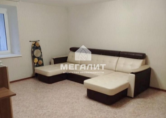 Адрес: ул. Академика Завойского, дом 17а, Количество комнат: 1, Общая площадь: 52 м<sup>2</sup>, Жилая площадь: 21 м<sup>2</sup>, Площадь кухни: 14 м<sup>2</sup>, Этаж: 4/10, Тип дома: Кирпичный, Район: Приволжский