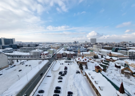 Эксклюзивный текстиль и эффектное освещение делают каждую из комнат неповторимой.